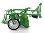 arracheuse de pommes de terre pour tracteur bomet ursa éjection arrière tamis oscillant